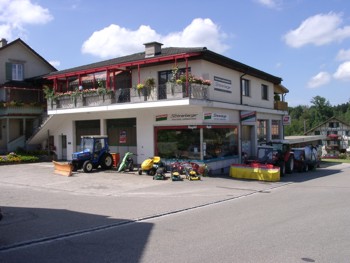 Die Werksttte der Schnenberger Traktoren & Landmaschinen AG in Mselbach /Schweiz.